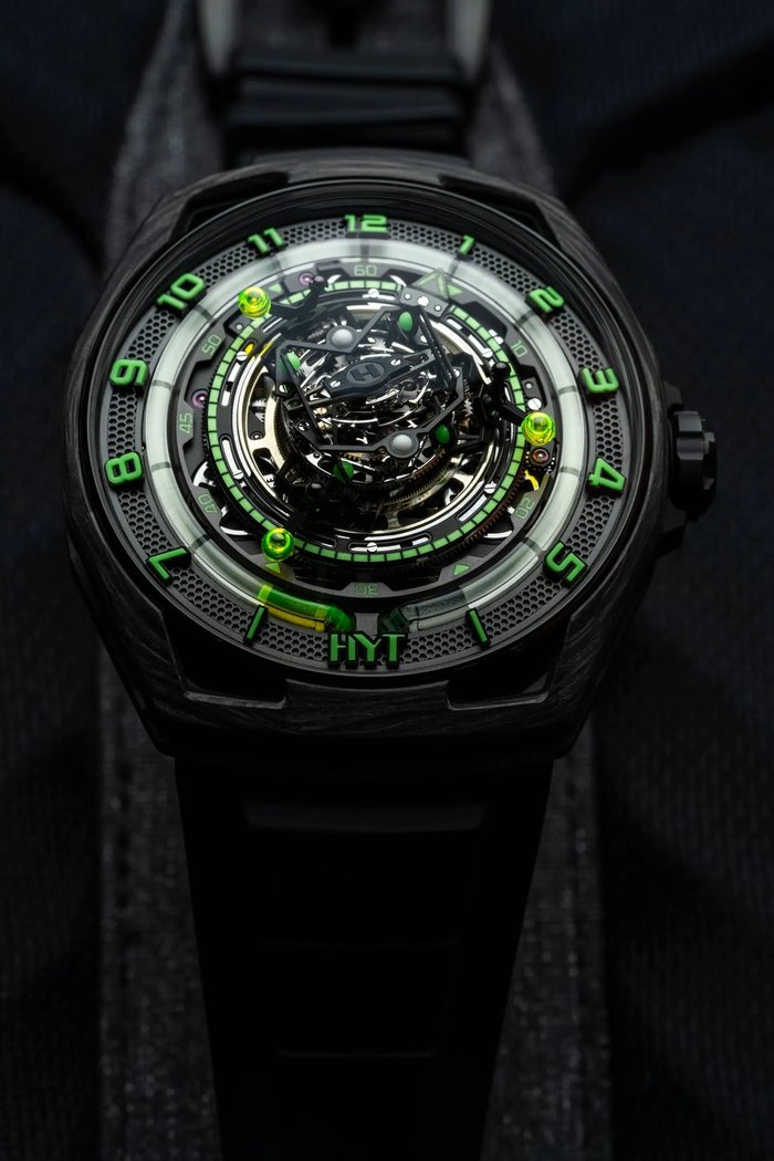 HYT Conical Tourbillon Black Eklipse