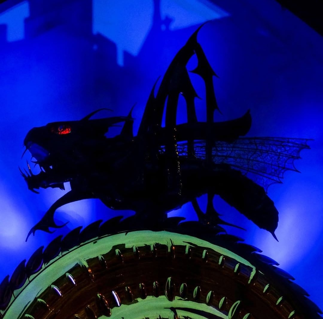Corpus Clock - Chronophage'in kizil gozu
