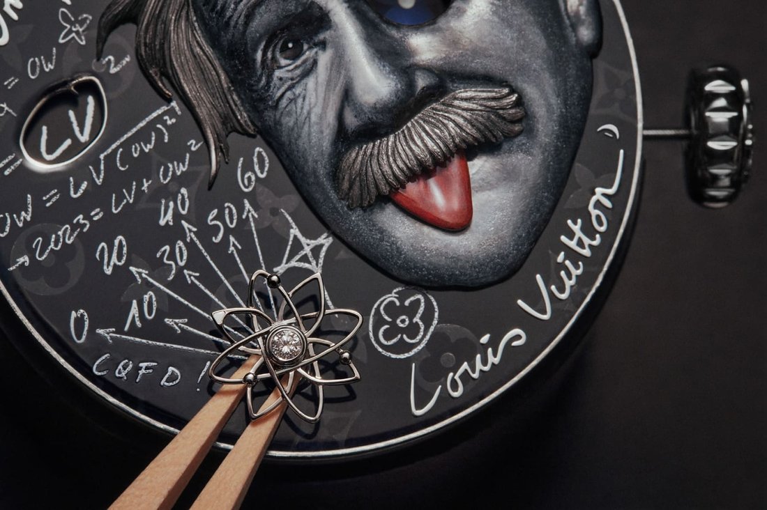 Louis Vuitton Tambour Einstein Automata Grisaille Face