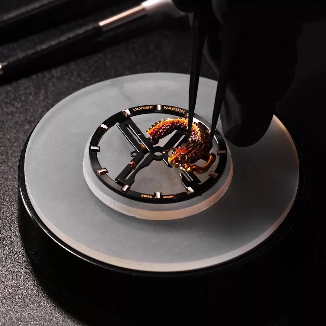 Blast Tourbillon Dragon - gravur atolyesi