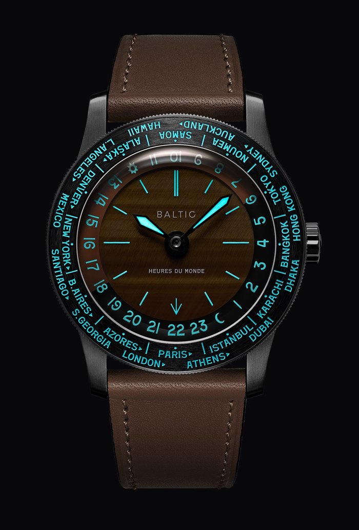Baltic Heures du Monde, Super-LumiNova BGW9