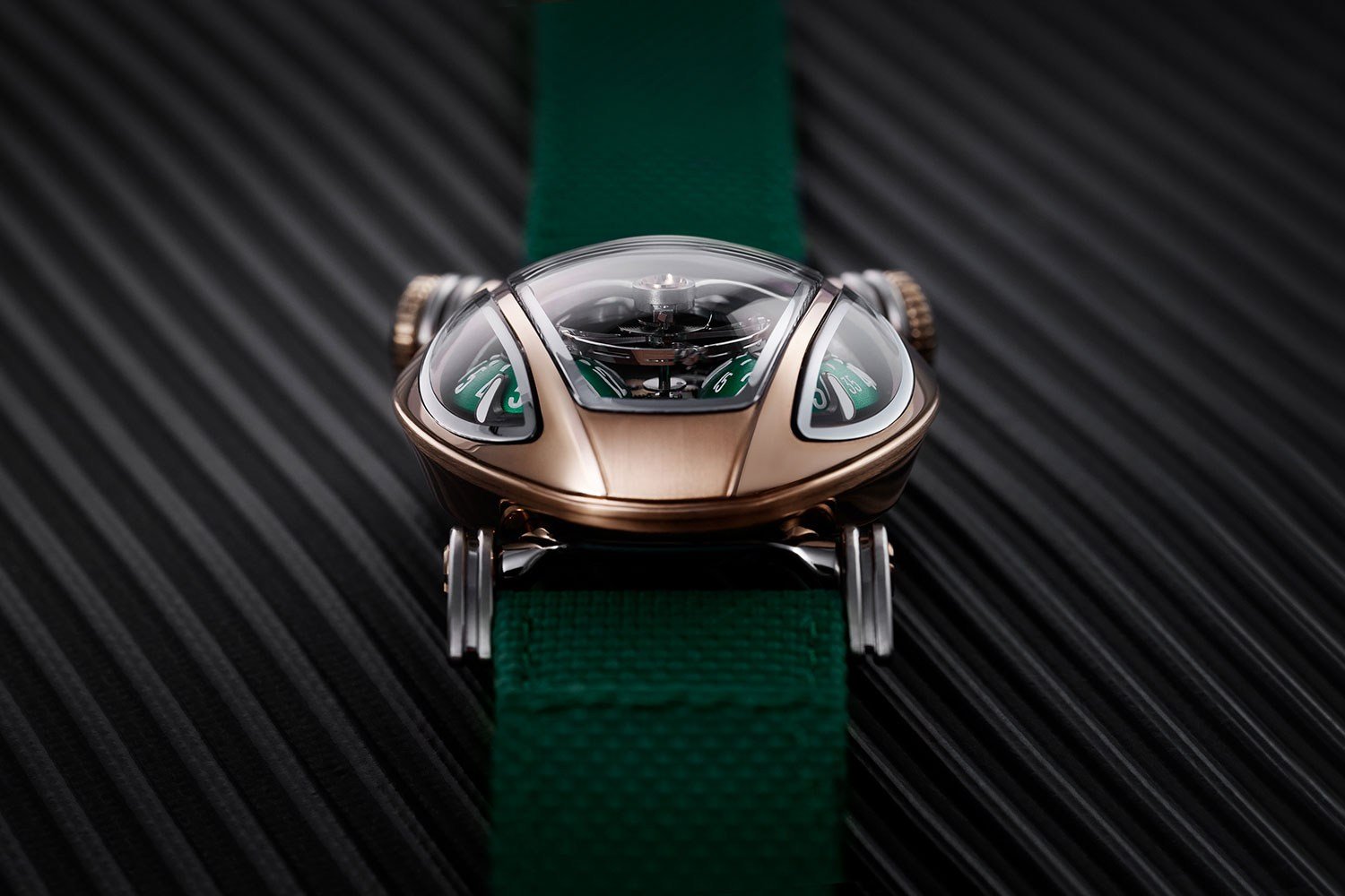 Bvlgari x MB&F Serpenti - pembe altin, yesil gozler