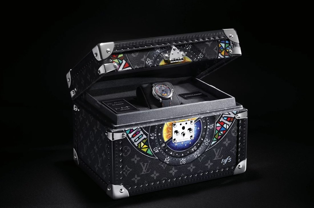 LVKV-02 GMR 6: kadran deseniyle elle boyanmis Louis Vuitton monogram bavulu