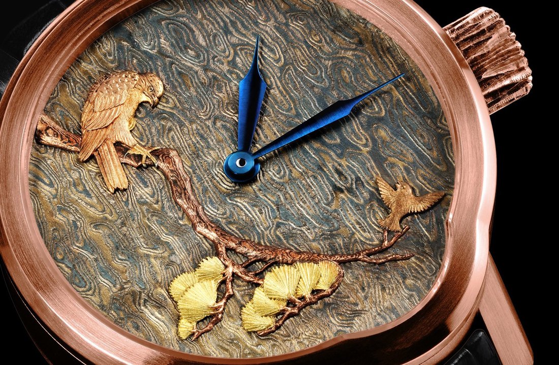 Red Gold Tsuba, mokume-gane kadran: sahin, serce ve altin ginkgo