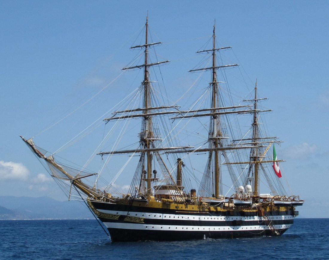 Amerigo Vespucci egitim yelkenlisi (Italyan Donanmasi)