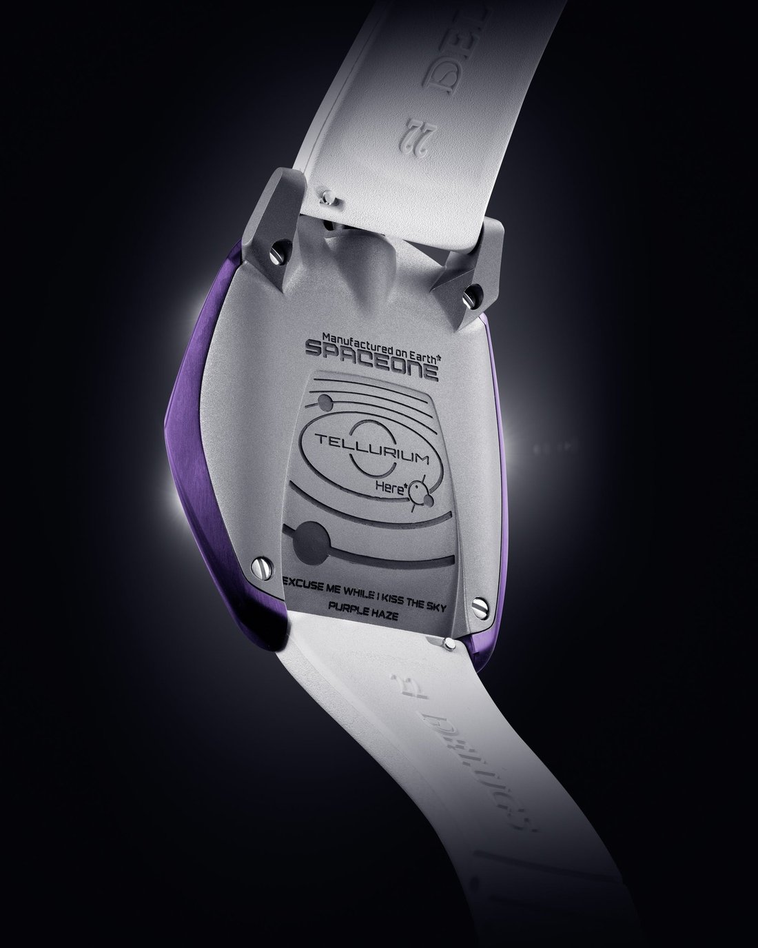 SpaceOne Tellurium, kasa arkası